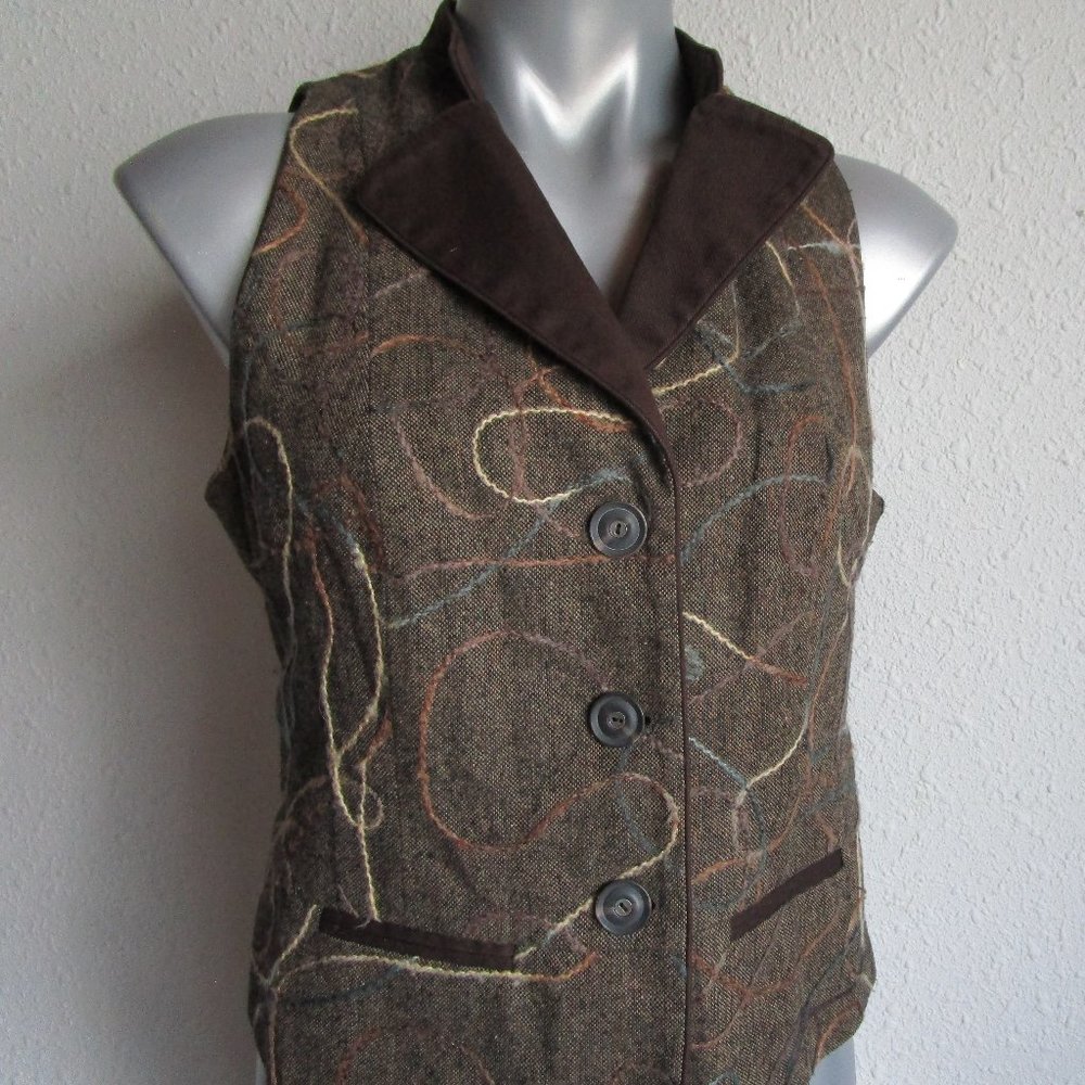 Brown preppy vest with yarn embellishments Coldwater Creek size 6